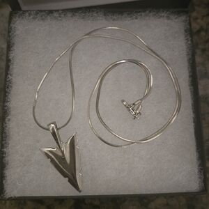 Silver Arrowhead Pendant Necklace